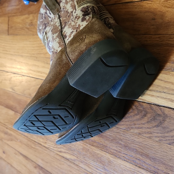 ARIAT BIG KIDS BOOTS - Picture 3 of 8